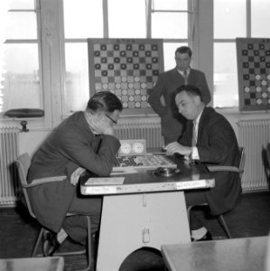 Ir van Dijk (links) en Anderson (rechts), Bestanddeelnr 909-3891
