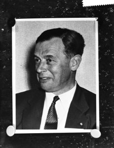 Ir S H Wisser , nieuwe Minister van Defensie, Bestanddeelnr 910-6457