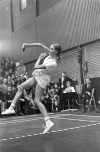 Internationale Badmintonkampioenschappen te Haarlem Gillian Perrin (Engeland), w, Bestanddeelnr 922-0947