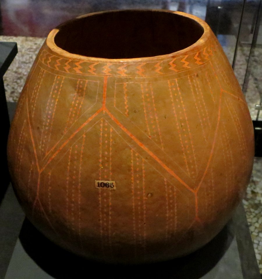 Ipu pawehe, gourd container, Bernice Pauahi Bishop Museum 01065