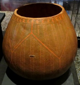 Ipu pawehe, gourd container, Bernice Pauahi Bishop Museum 01065
