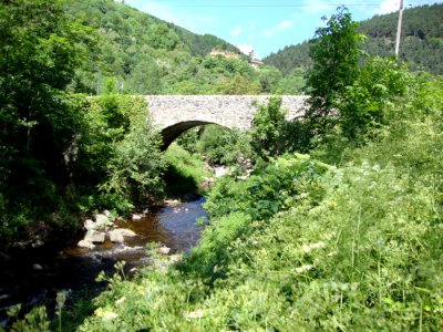 Intres (Ardêche, Fr) Pont sur l'Eyrieux
