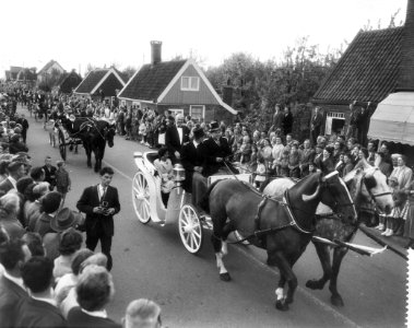Intocht van Victor Silvester in Blokker t.g.v. het muziekfestival, Bestanddeelnr 910-3533