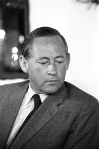 Ir. A. Stikker, voorzitter van de Raad van Bestuur, Bestanddeelnr 932-3691