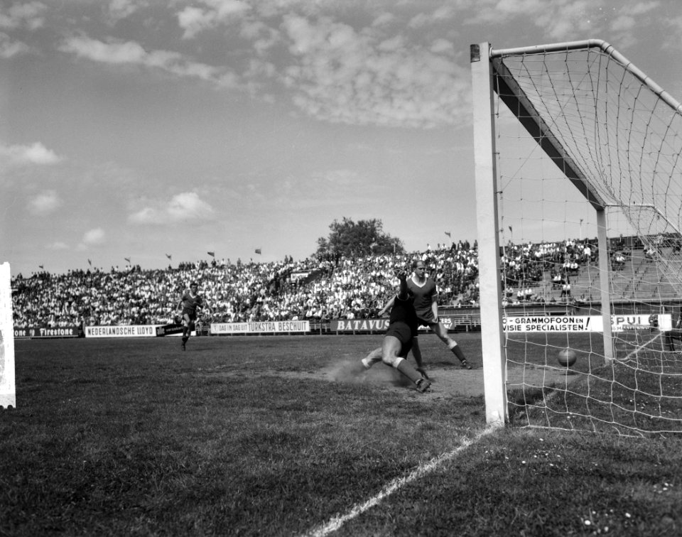 Intertoto Ajax tegen Kaiserslautern 6-0, Bestanddeelnr 914-0339