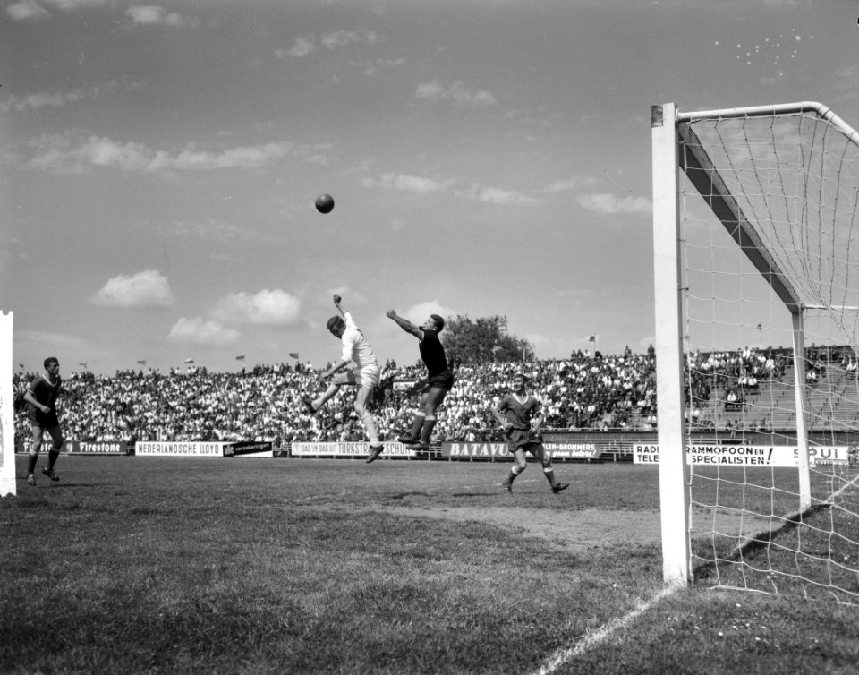 Intertoto Ajax tegen Kaiserslautern 6-0, Bestanddeelnr 914-0340