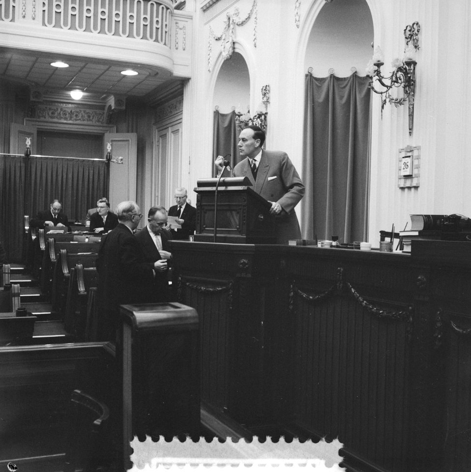 Interpellatie J Bommer (PvdA) in de Tweede Kamer, Bestanddeelnr 910-9729