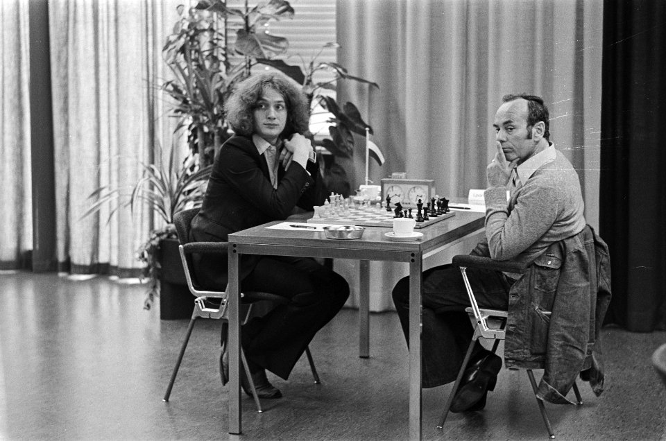 Interpolis schaaktoernooi 1e ronde Timman (l) tegen Portisch, Bestanddeelnr 929-8808
