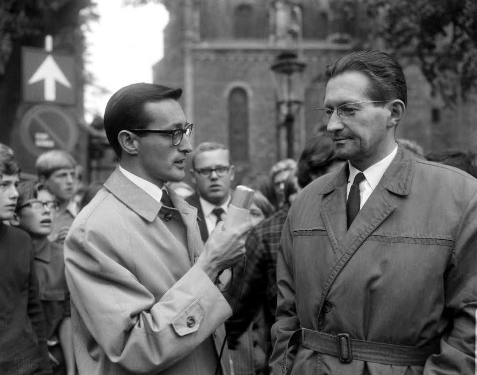Interview van Ed van Westerloo (links) met Fons Hermans, Bestanddeelnr 919-5964