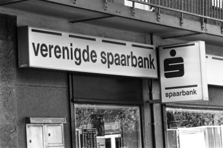 Invallen van de FIOD bij kantoren van Verenigde Spaarbank in Nieuwegein en Amste, Bestanddeelnr 933-1051