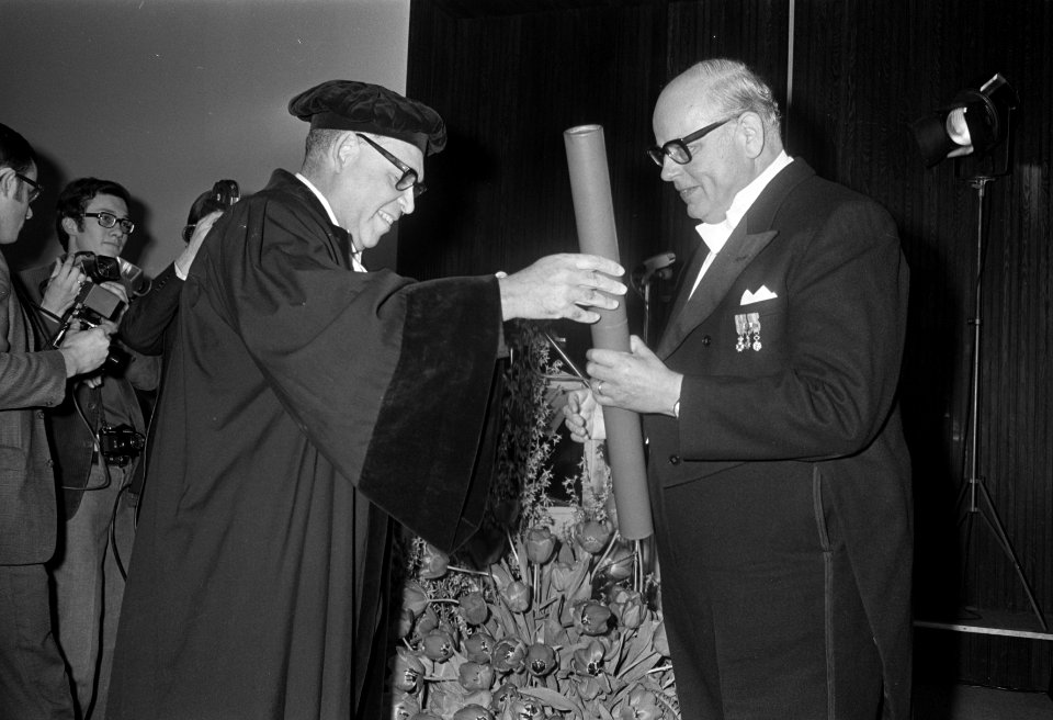 Ir. A. H. Boerma , secretaris-generaal FAO van VN ontvangt ere-doctoraat van Lan, Bestanddeelnr 923-3286