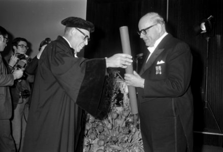 Ir. A. H. Boerma , secretaris-generaal FAO van VN ontvangt ere-doctoraat van Lan, Bestanddeelnr 923-3286