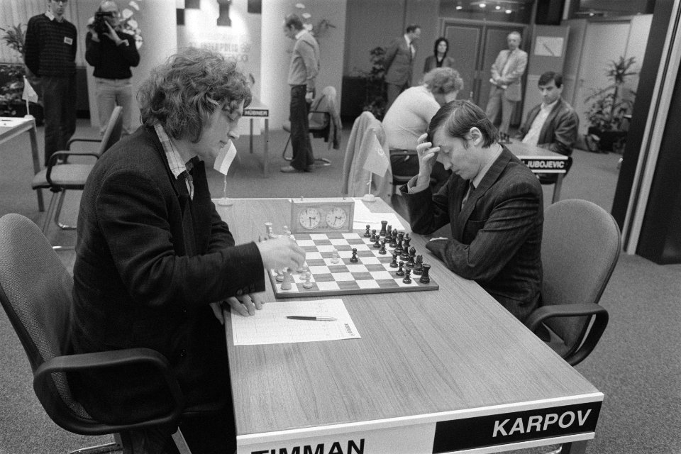 Interpolis Schaaktoernooi twaalfde ronde Karpov (rechts) tegen Timman, Bestanddeelnr 933-8032