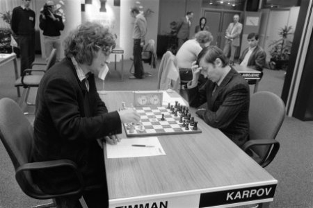 Interpolis Schaaktoernooi twaalfde ronde Karpov (rechts) tegen Timman, Bestanddeelnr 933-8032
