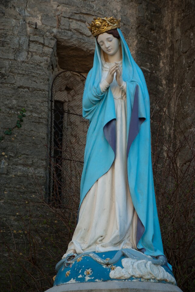 Statue virgin mary sainte