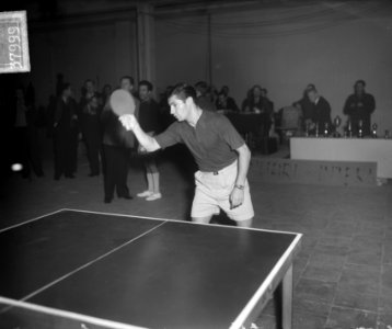 Internationaal tafeltennis te Utrecht, Richard Bergmann (Engeland) oorspronkeli, Bestanddeelnr 903-7999