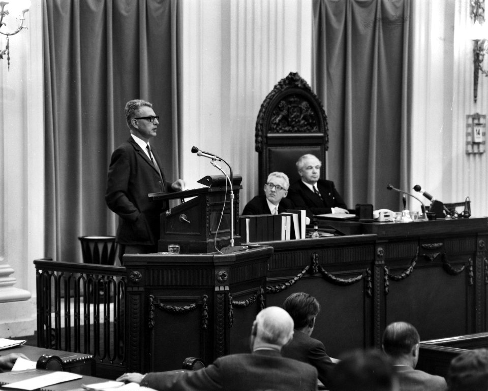 Interpellatie Tweede Kamer over Vietnam, Marcus Bakker (CPN), Bestanddeelnr 917-9655