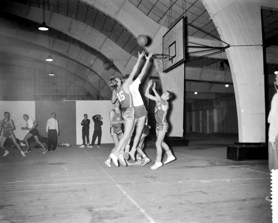 Internationaal basketbaltoernooi in de RAI, moment uit de wedstrijd van DED tege, Bestanddeelnr 910-8009