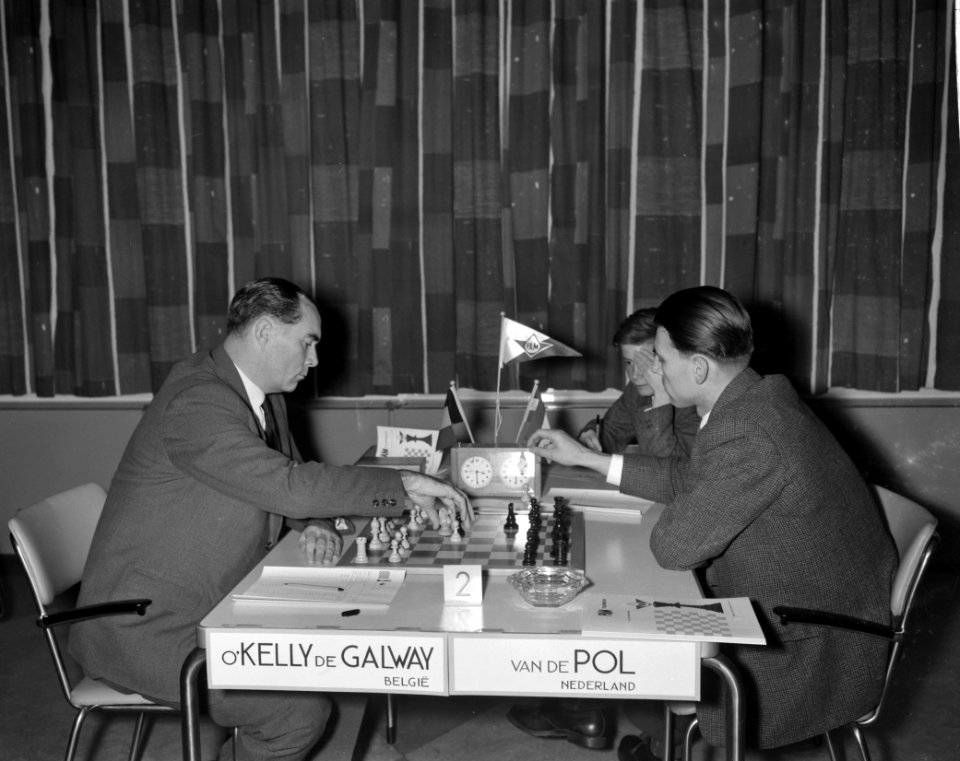 Internationaal Schaaktoernooi in Utrecht OKelly de Galway (Belg) tegen van der, Bestanddeelnr 913-2676