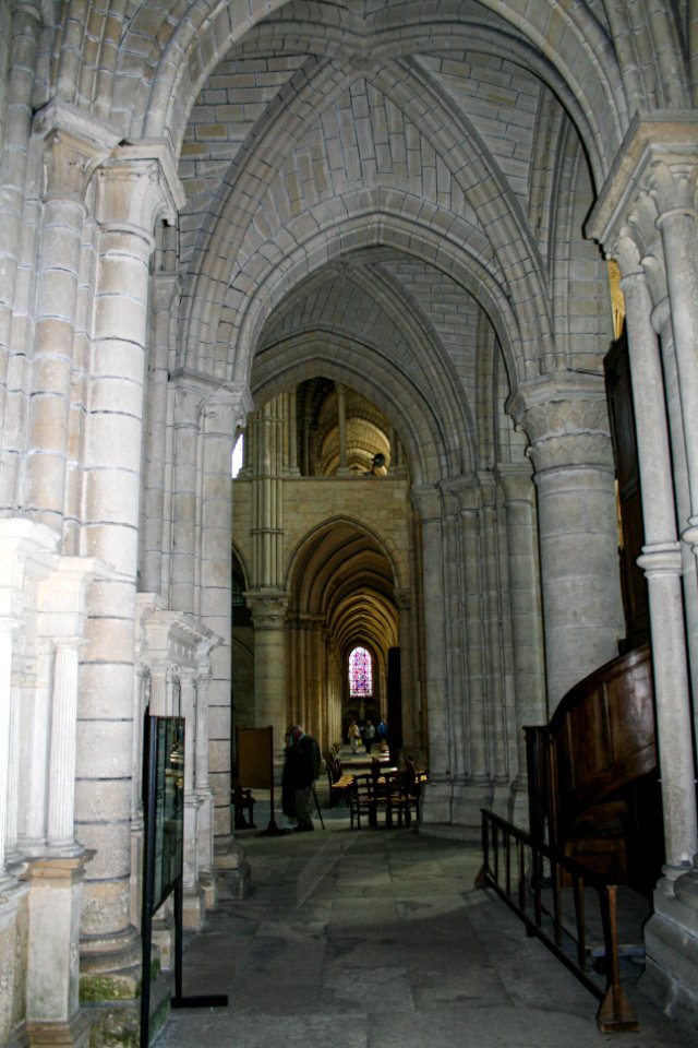 Internal detail of the Laon cathedral 2007-05-06