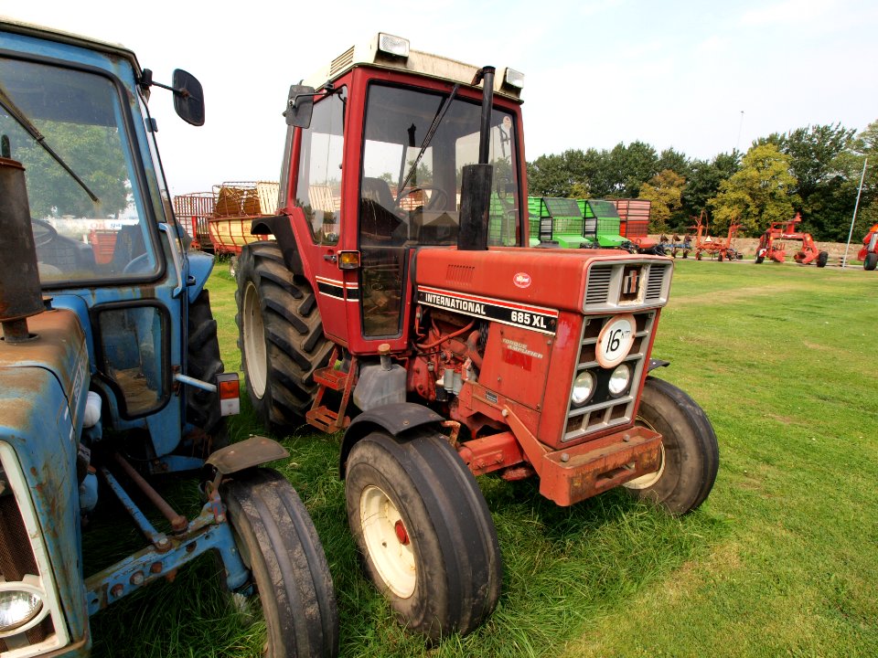International 685XL p1