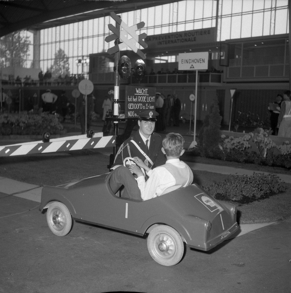 Internationaal verkeerscompetitie in Expohal te Hilversum een Italiaanse verkeer, Bestanddeelnr 916-4633