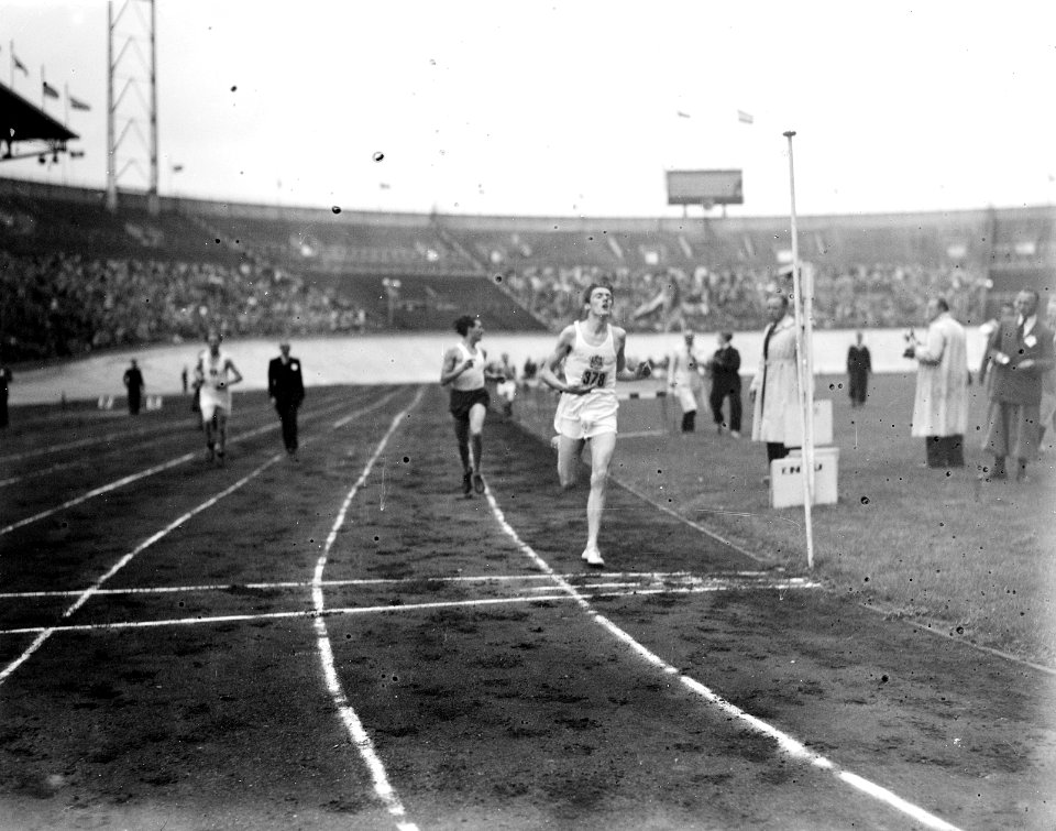 Internationale Athletiekwedstrijd in het Olympisch Stadion. Finish 3000 meter E., Bestanddeelnr 902-9149