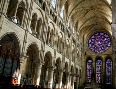 Internal detail of the Laon cathedral 2007-05-06-03