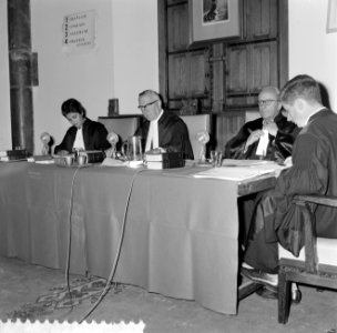 Internationaal Strafrecht Congres (overzicht van de zaal rechterstafel, Bestanddeelnr 916-8028