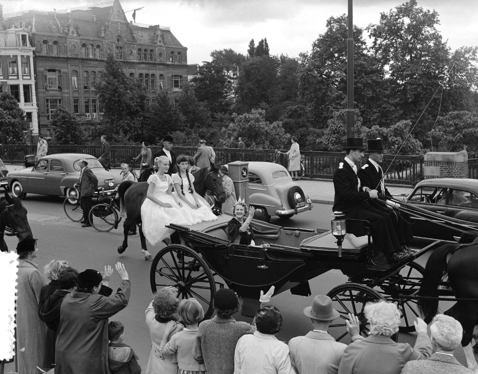 Intocht nieuwe Heide Koningin in Amsterdam, Bestanddeelnr 906-5551