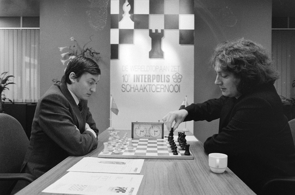 Interpolisschaaktoernooi vijfde ronde Timman (rechts) tegen Karpov, Bestanddeelnr 933-7964