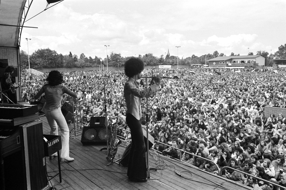 Internationaal Popfestival in Hilversum overzicht vanaf podium, Bestanddeelnr 927-3347