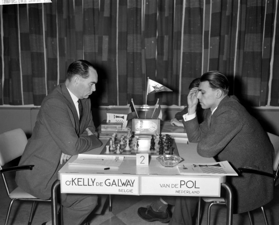 Internationaal Schaaktoernooi in Utrecht OKelly de Galway (Belg) tegen van der, Bestanddeelnr 913-2675