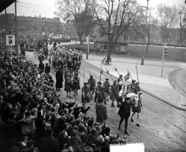 Intocht Sinterklaas in Amsterdam, Bestanddeelnr 906-1224