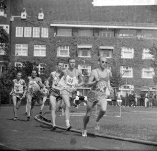 Internationale atletiekjeugdwedstrijd op Sintelbaan, de 1500 meter A junioren vo, Bestanddeelnr 916-5407