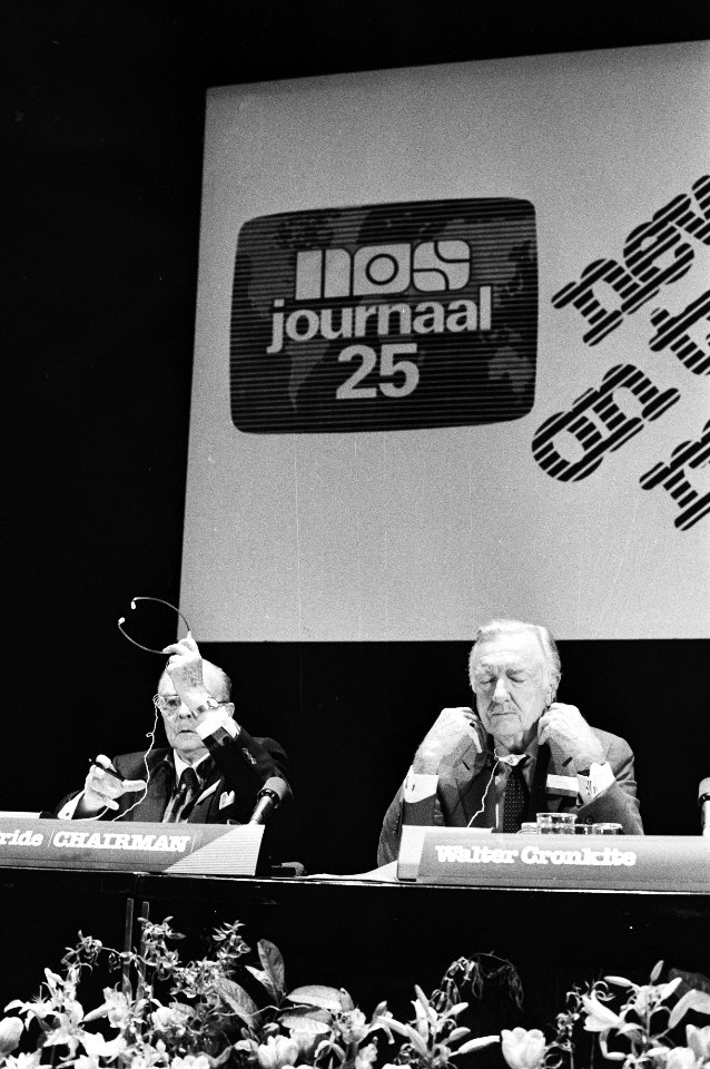 Internationaal symposium over thema News on TV and reality RAI t.g.v. 25-jarig bestaan NOS, Sean MacBride en Walter Cronkite, Bestanddeelnr 931-4320