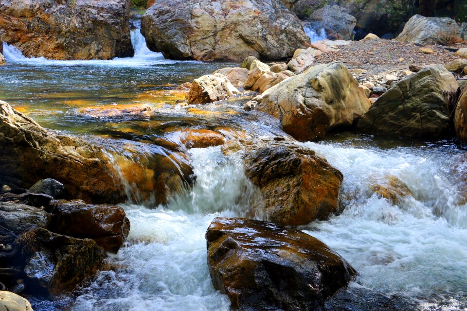 Figueiro stone transparent water