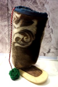 Inuit boot, Iglulingmiut, 1987 - Bata Shoe Museum - DSC00413