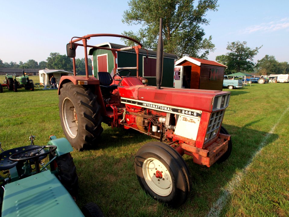 International 844-S