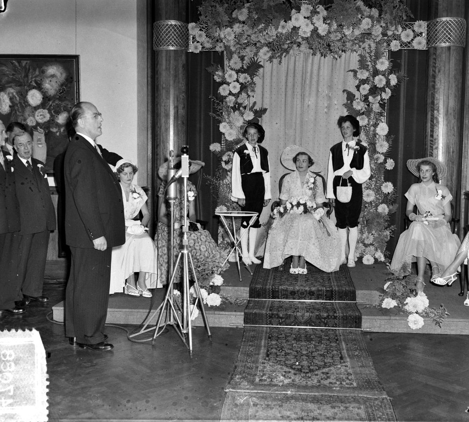 Intocht bloemenkoningin Den Haag, Bestanddeelnr 904-7088