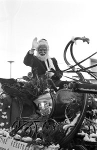 Intocht kerstman in Amstelveen, Bestanddeelnr 913-2980