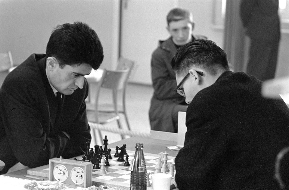 Internationaal Schaaktoernooi in Zevenaar Henneberke, Matanovic-Johannessen, He, Bestanddeelnr 913-1713