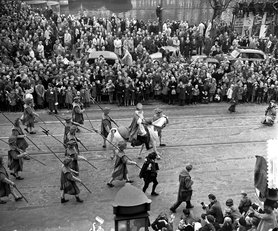 Intocht Sinterklaas in Amsterdam, Bestanddeelnr 906-1222