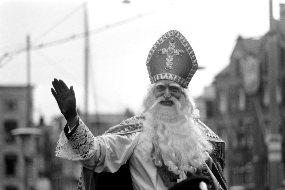 Intocht St Nicolaas in Amsterdam Sint Nicolaas, Bestanddeelnr 926-0336