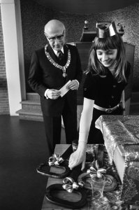 Internaat voor schipperskinderen, Prinses Beatrix , geopend door Samkalden in , Bestanddeelnr 928-4493