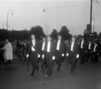 Intocht Studenten reunisten Universiteit Jubileum Amsterdam, Bestanddeelnr 905-1883