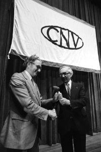 Installatie nieuwe voorzitter CNV, hr Harm vd Meulen , als opvolger van Jan Lans, Bestanddeelnr 929-7685