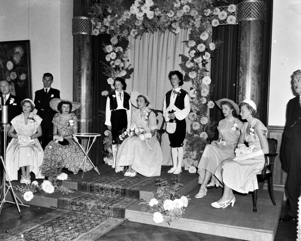 Intocht bloemenkoningin Den Haag, Bestanddeelnr 904-7090