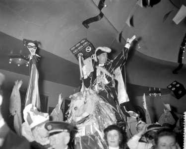 Intocht van de Amsterdamse Prins Carnaval in Bellevue, Bestanddeelnr 911-0550