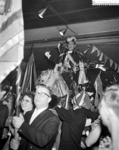 Intocht van de Amsterdamse Prins Carnaval in Bellevue, Bestanddeelnr 911-0548